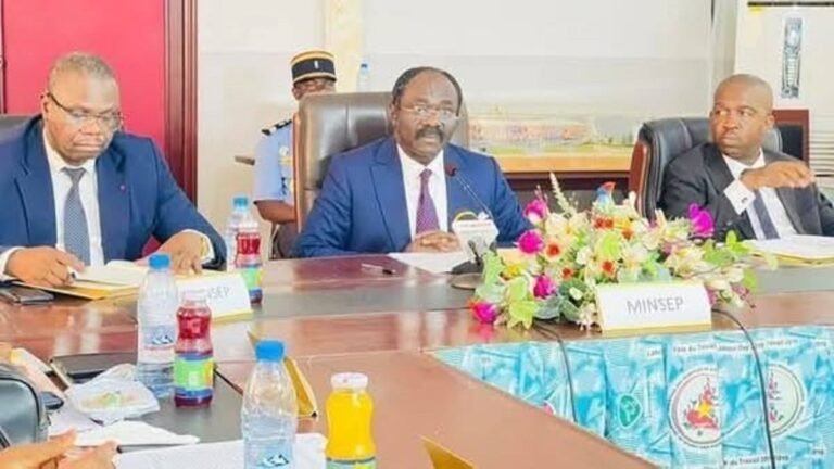 CAN 2025 : pour éviter le hors-jeu, le ministre mise sur le jeu collectif